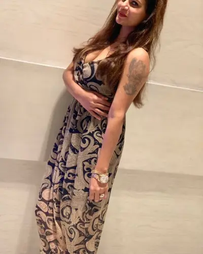 Mankapur Escort